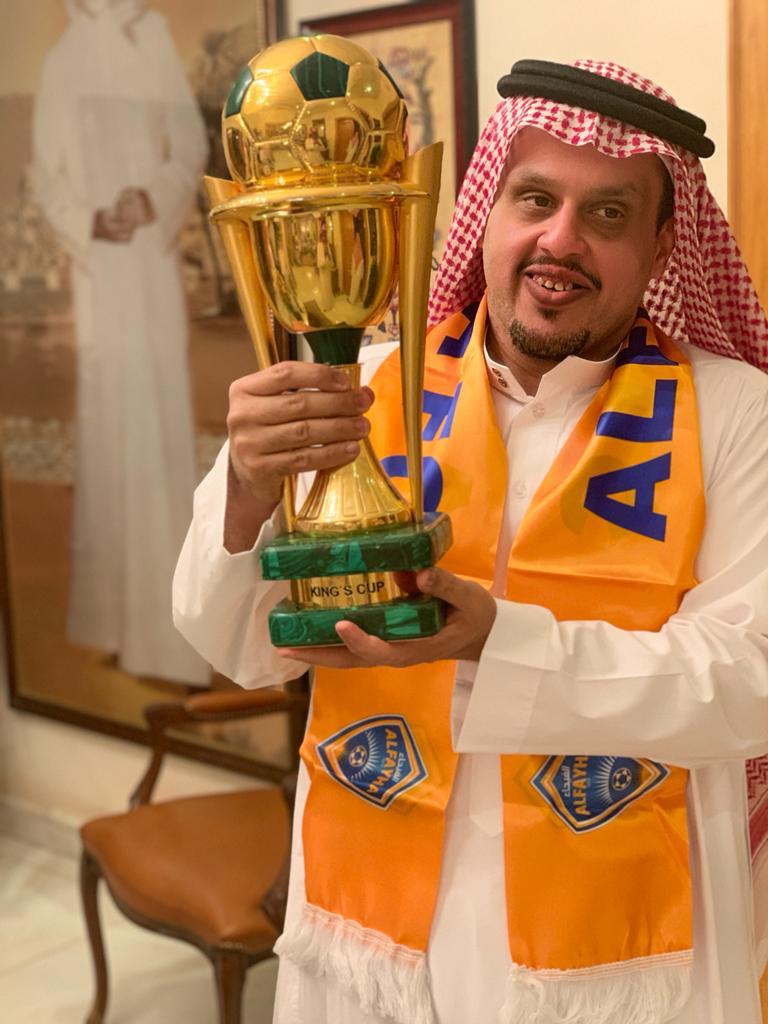عضو شرف النادي الأستاذ معتز بن عثمان التويجري يقدم دعماً سخياً مكافأة للفريق